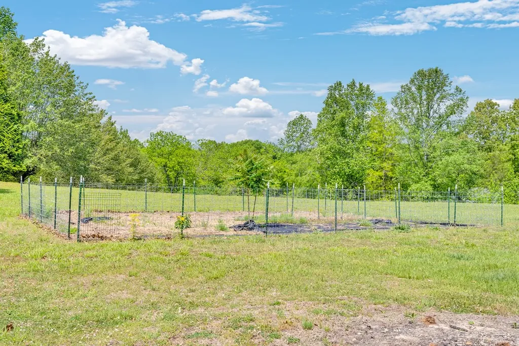 136 Rocky River Shores Rock Island TN 38581