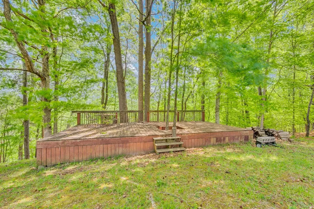 136 Rocky River Shores Rock Island TN 38581