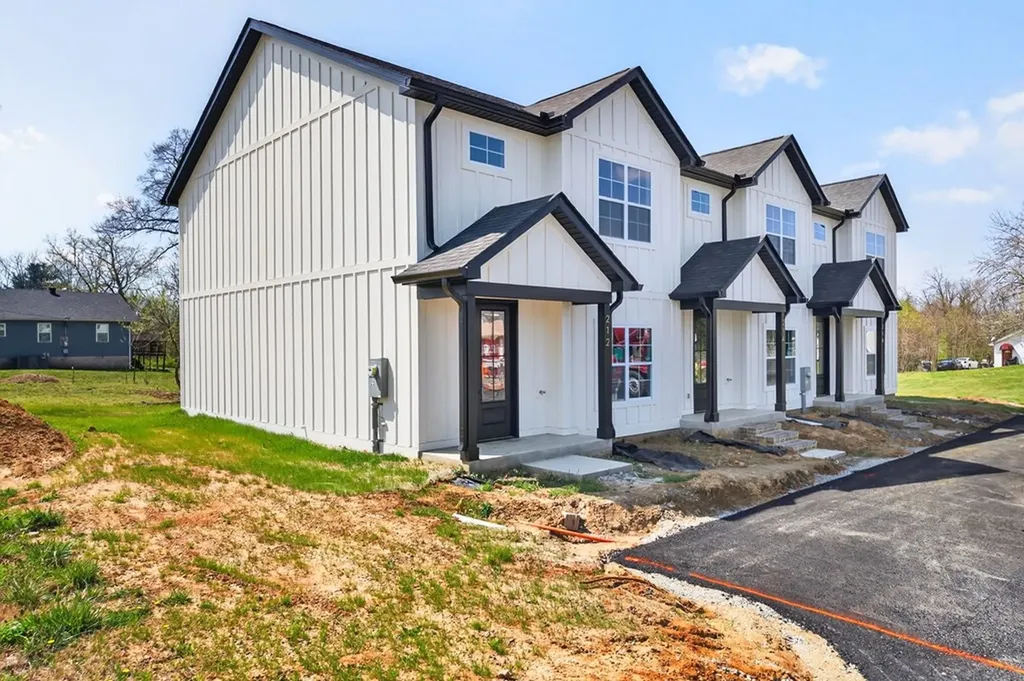 212-216 W Jere Whitson Road Cookeville TN 38501