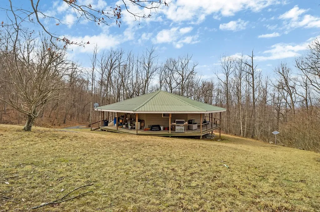 1017 Hinch Mountain Road Crossville TN 38555
