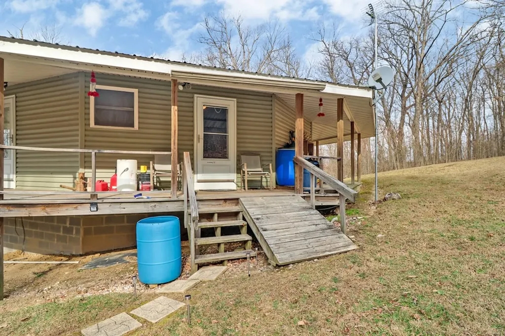 1017 Hinch Mountain Road Crossville TN 38555