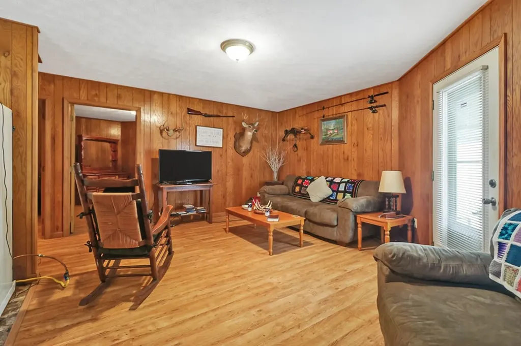 1017 Hinch Mountain Road Crossville TN 38555