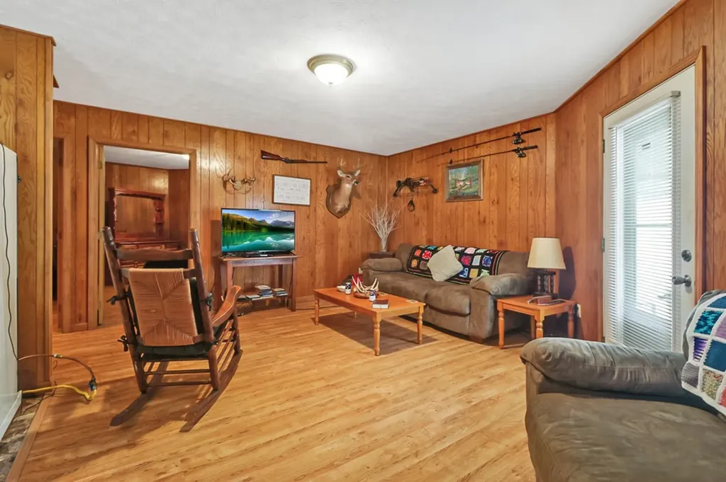 1017 Hinch Mountain Road Crossville TN 38555