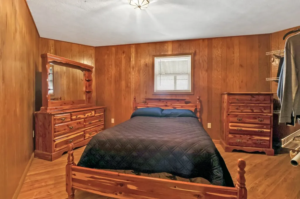 1017 Hinch Mountain Road Crossville TN 38555