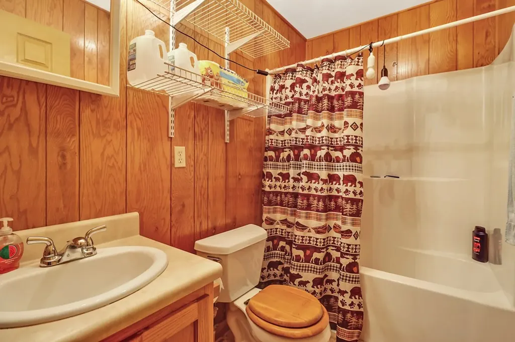 1017 Hinch Mountain Road Crossville TN 38555