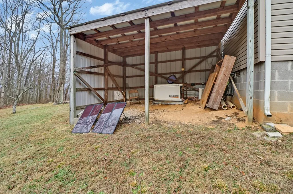 1017 Hinch Mountain Road Crossville TN 38555