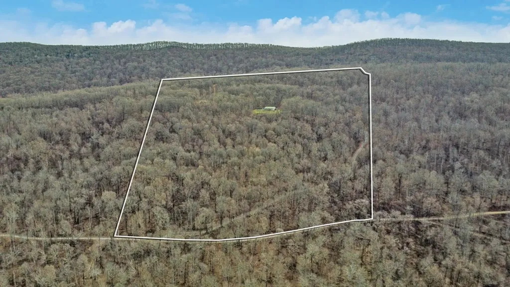 1017 Hinch Mountain Road Crossville TN 38555