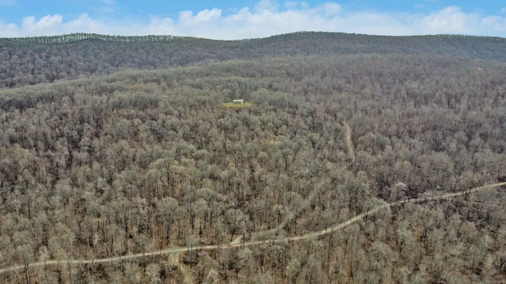 1017 Hinch Mountain Road Crossville TN 38555
