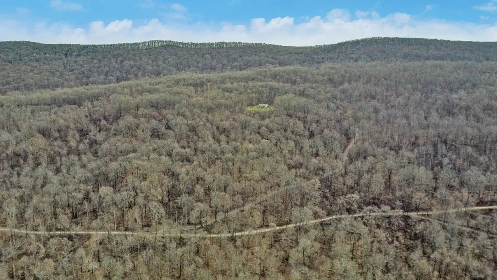 1017 Hinch Mountain Road Crossville TN 38555