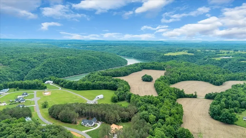 379 Young Green Road Smithville TN 37166