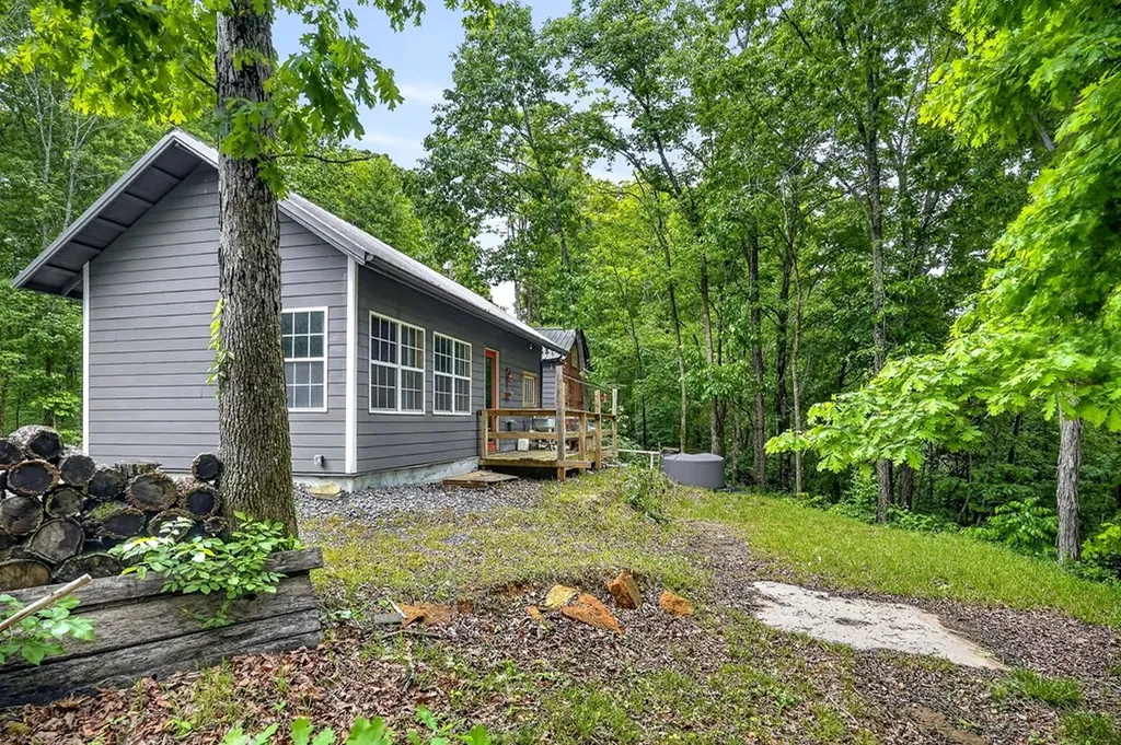 853 Rock Springs Road Celina TN 38551