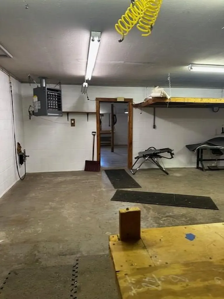 2646 Mccoinsville Road Gainesboro TN 38562