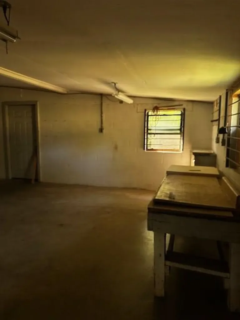 2646 Mccoinsville Road Gainesboro TN 38562