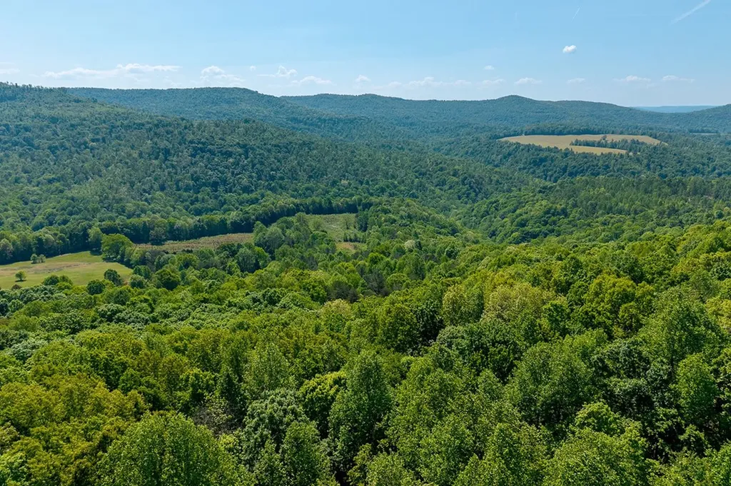 5809 Faix Road Byrdstown TN 38549