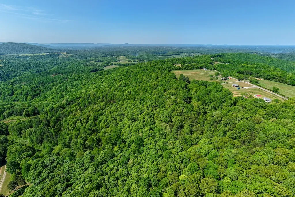 5809 Faix Road Byrdstown TN 38549