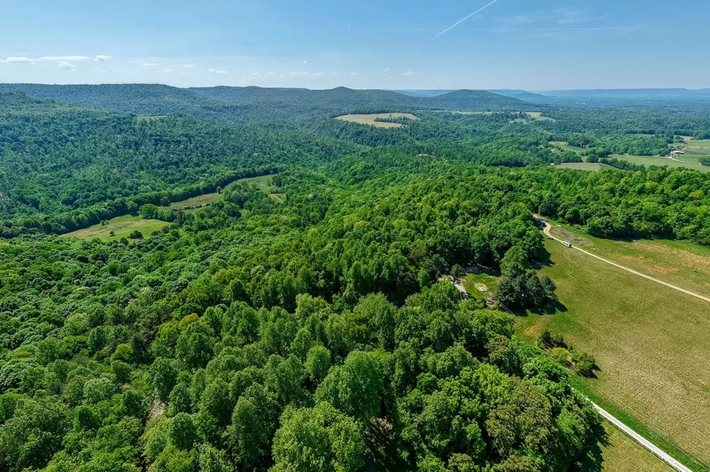 5809 Faix Road Byrdstown TN 38549