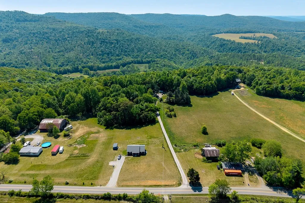 5809 Faix Road Byrdstown TN 38549