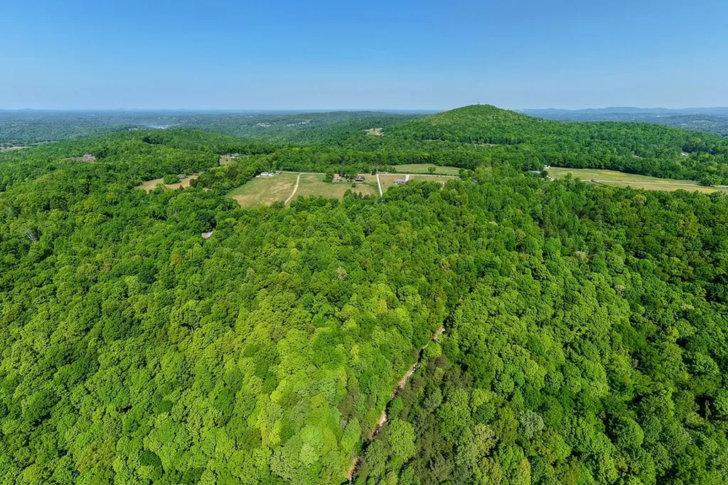 5809 Faix Road Byrdstown TN 38549