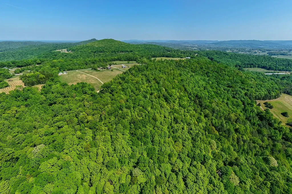 5809 Faix Road Byrdstown TN 38549