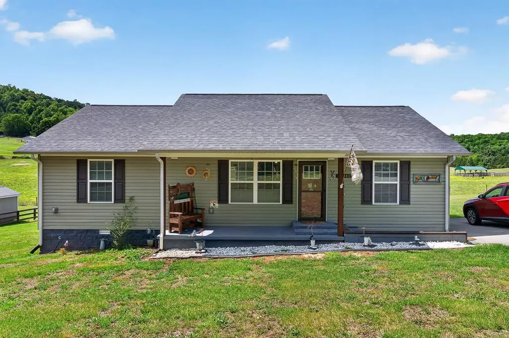2040 Walker Cove Road Sparta TN 38583