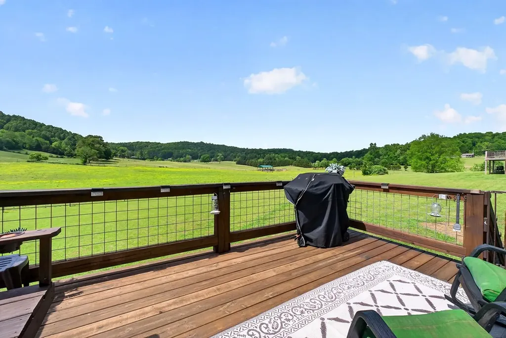 2040 Walker Cove Road Sparta TN 38583
