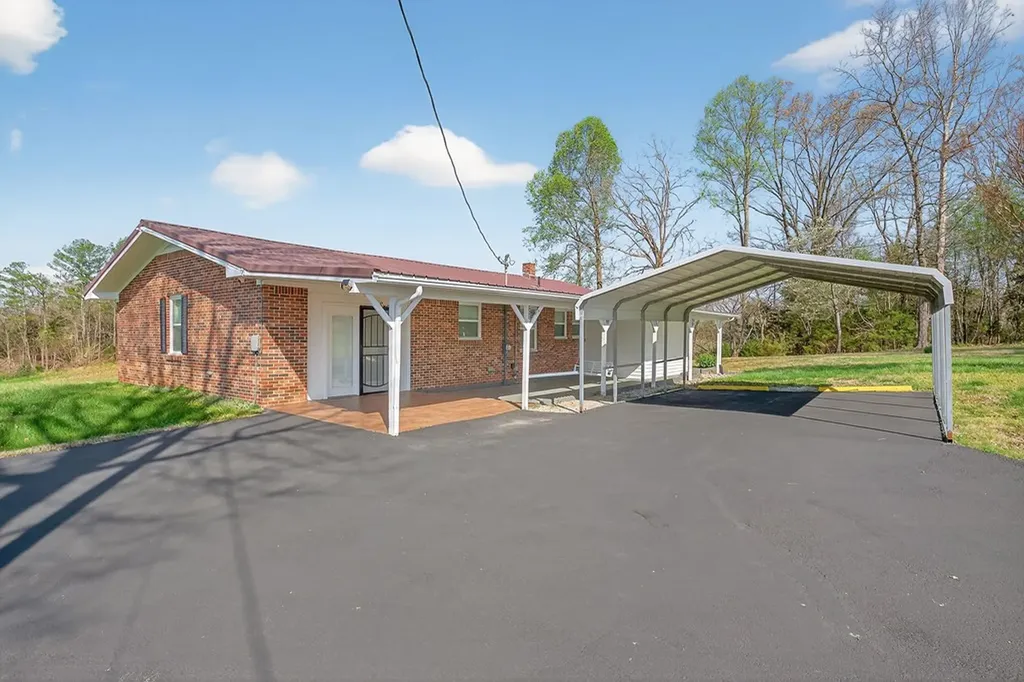 105 E Wilmouth Road Rickman TN 38580