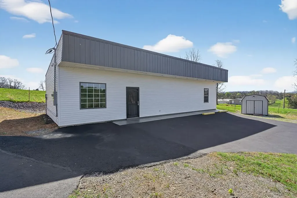 105 E Wilmouth Road Rickman TN 38580