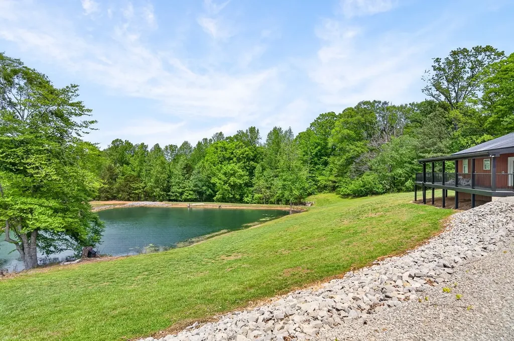 5218 Turney Groce Road Byrdstown TN 38549