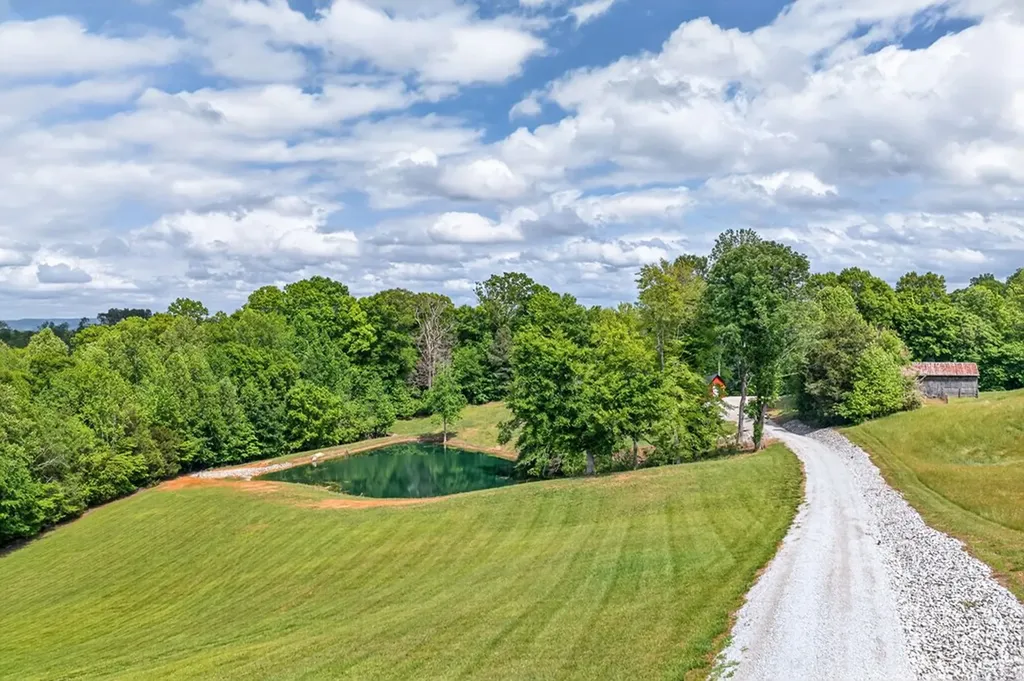 5218 Turney Groce Road Byrdstown TN 38549