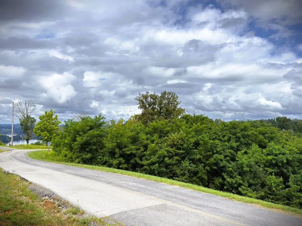 15C Swan Ridge Road Hilham TN 38568