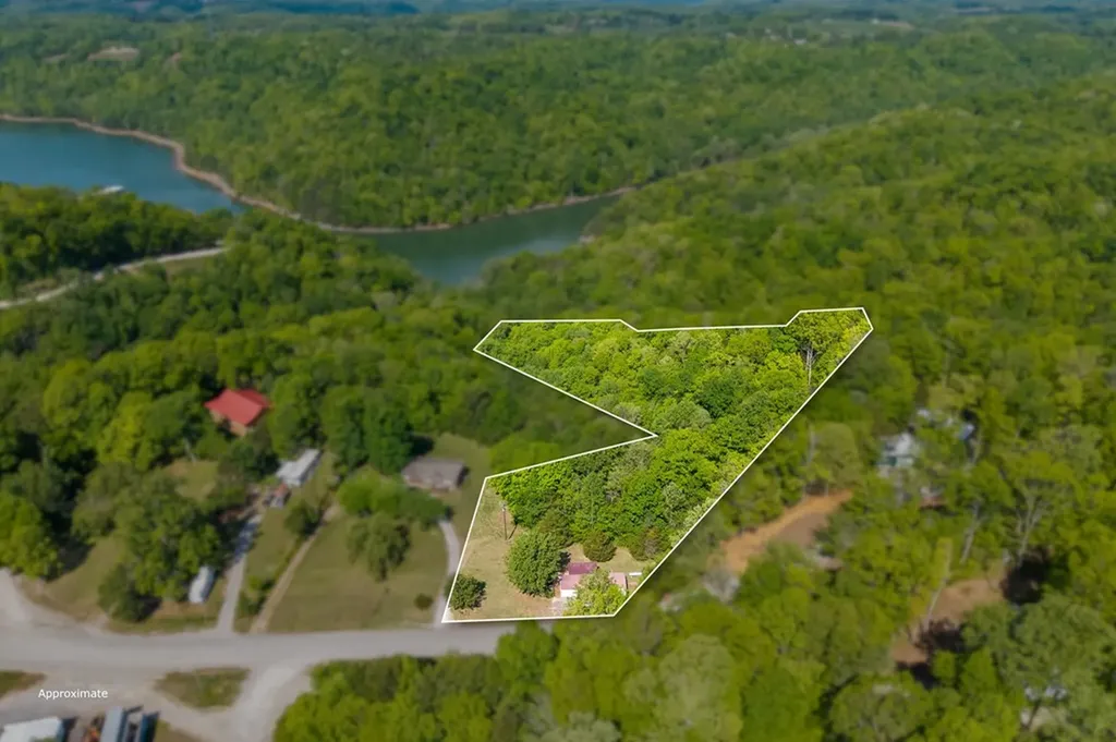156 Lakeview Heights Byrdstown TN 38549