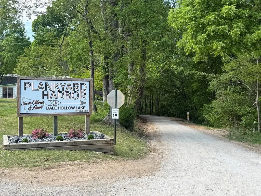 156 Lakeview Heights Byrdstown TN 38549