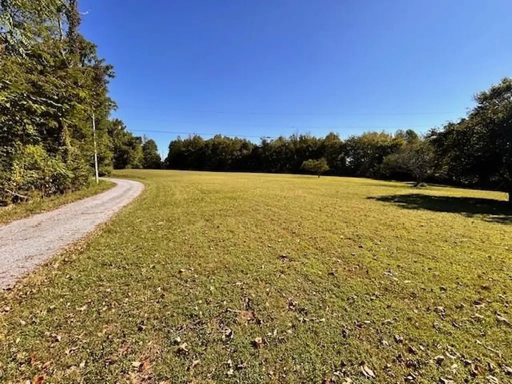 140 Spivey Lane Gainesboro TN 38562