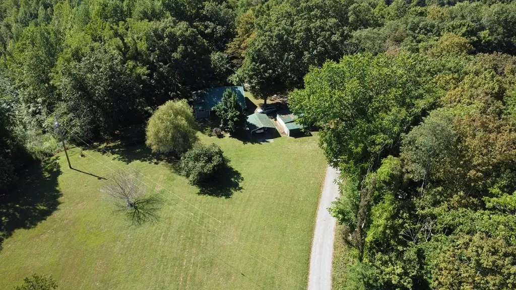 140 Spivey Lane Gainesboro TN 38562