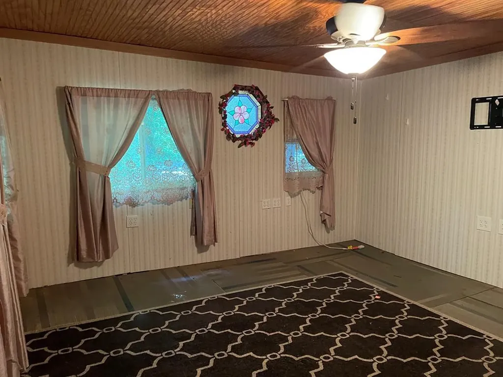 140 Spivey Lane Gainesboro TN 38562