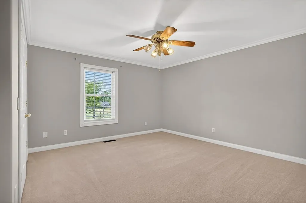 5561 Nashville Highway Baxter TN 38544