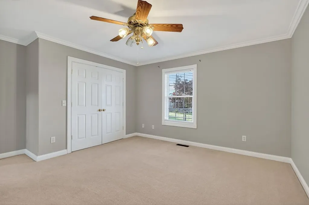 5561 Nashville Highway Baxter TN 38544