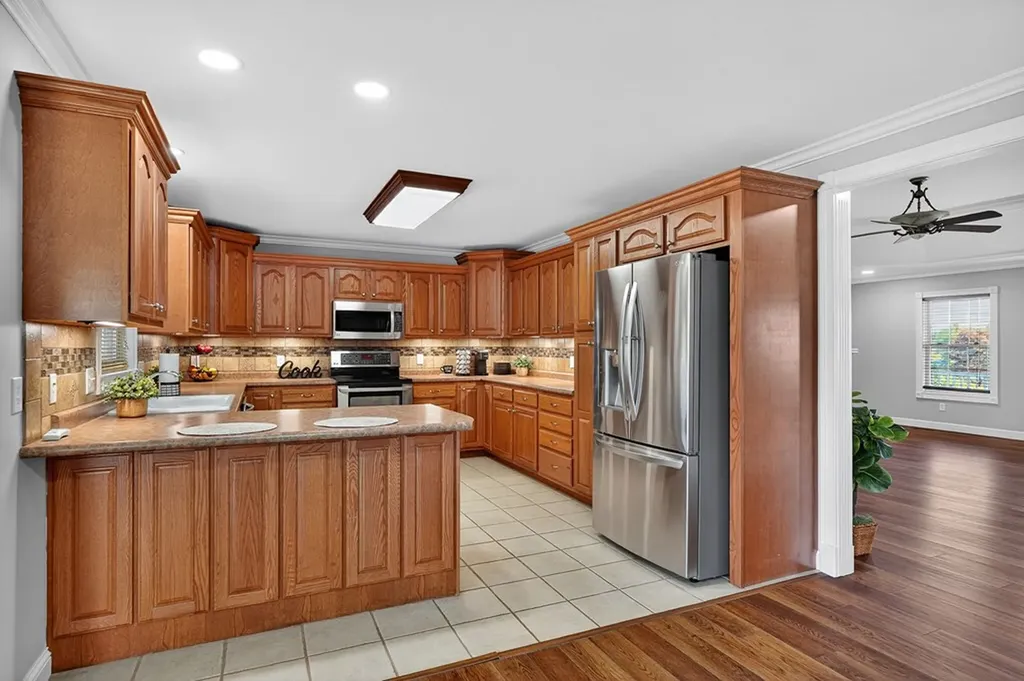 5561 Nashville Highway Baxter TN 38544