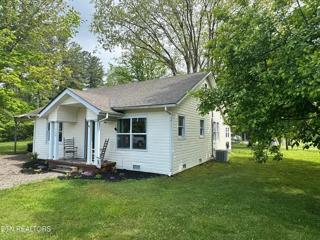 1136 E Highway 70 Crossville TN 38555