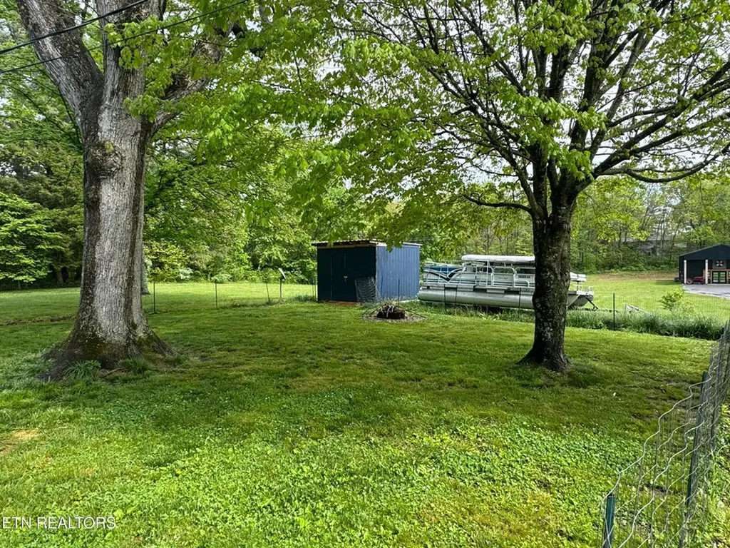 1136 E Highway 70 Crossville TN 38555