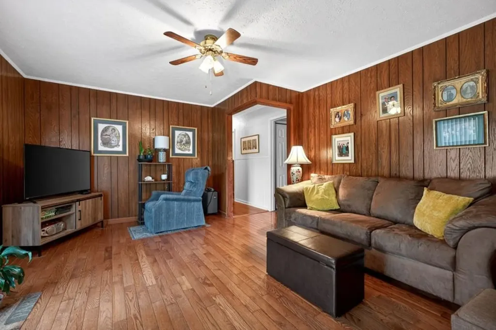 149 N Main Street Sparta TN 38583
