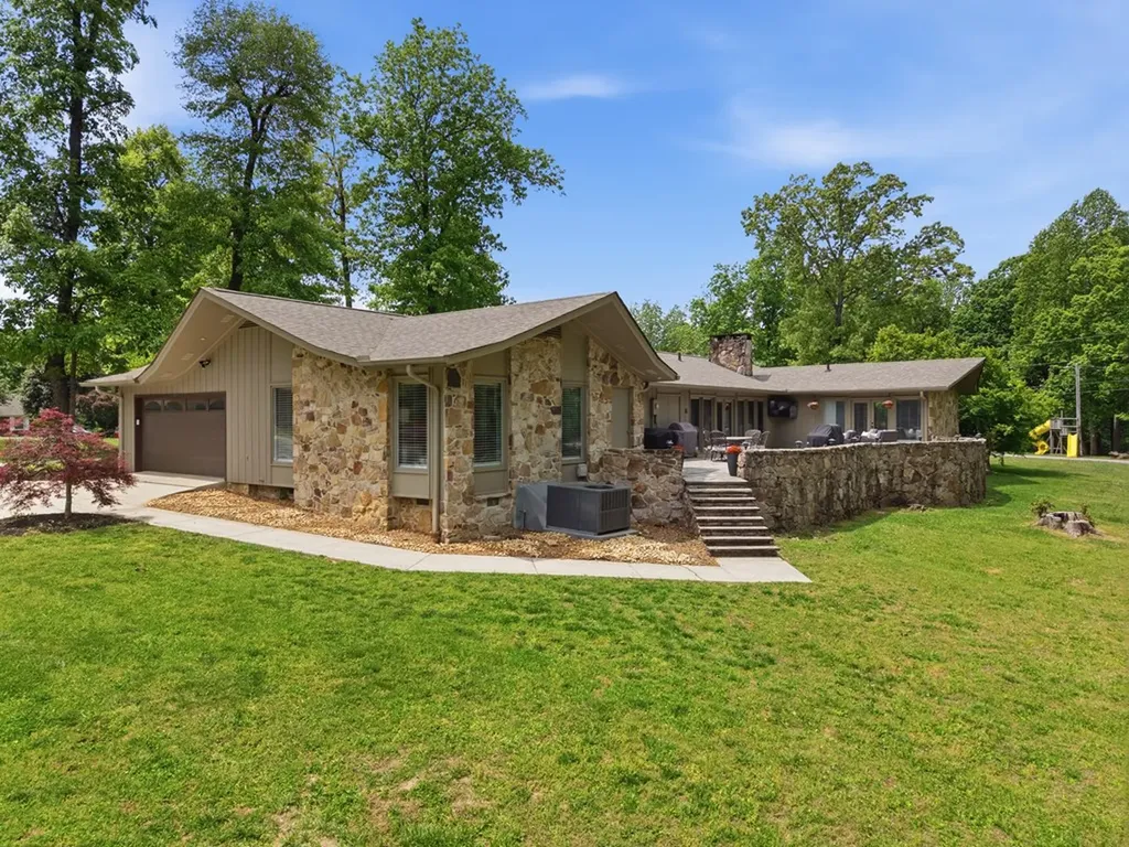 1123 Skyline Drive Sparta TN 38583