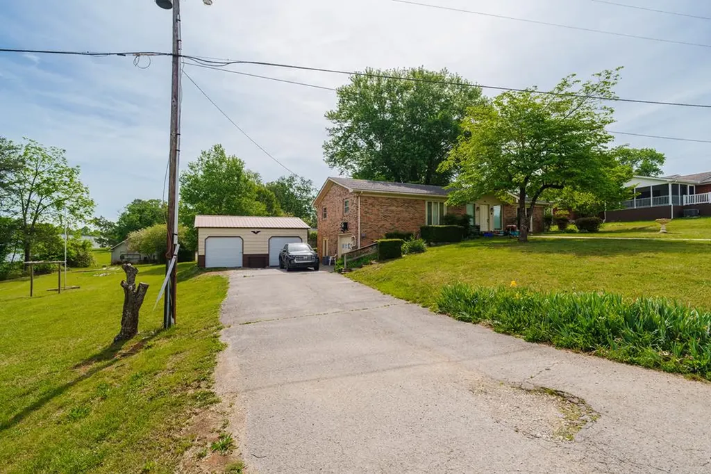 128 N. Turner Drive Sparta TN 38583