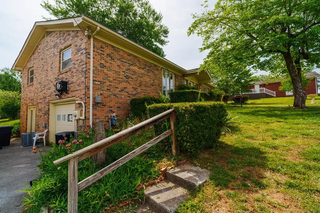 128 N. Turner Drive Sparta TN 38583