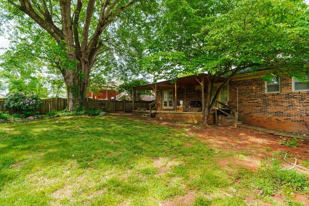 128 N. Turner Drive Sparta TN 38583