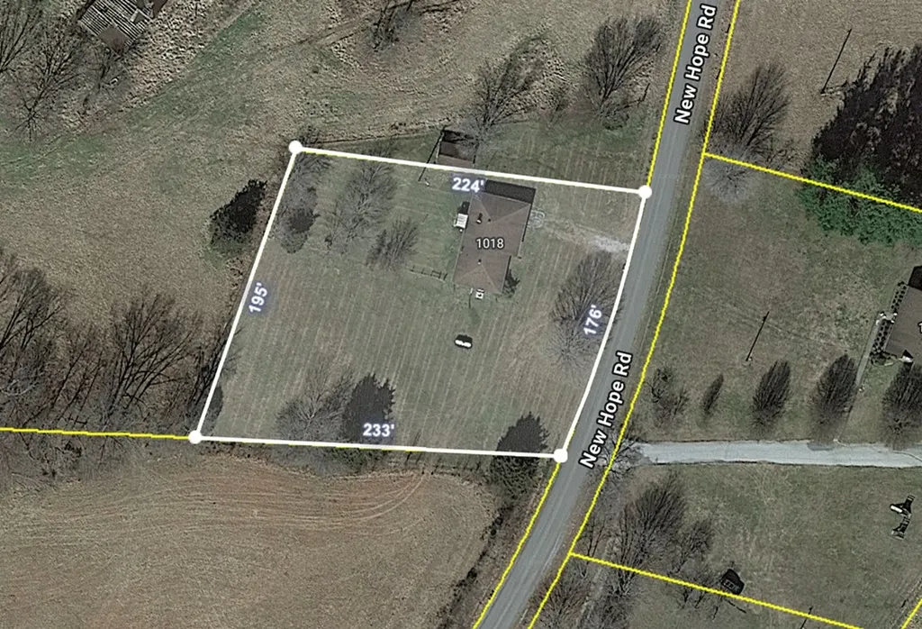 1018 New Hope Road Hilham TN 38568