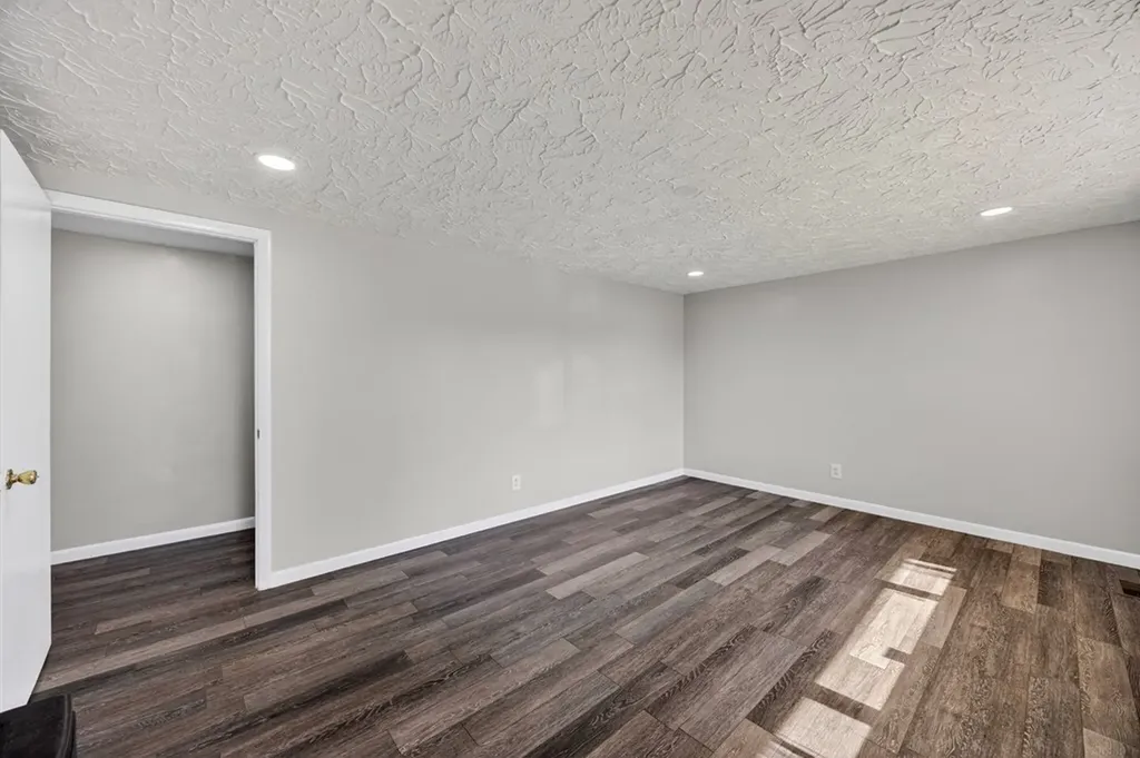 1018 New Hope Road Hilham TN 38568