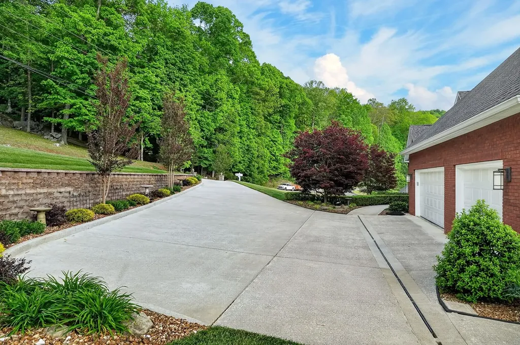 1651 N Plantation Drive Cookeville TN 38506