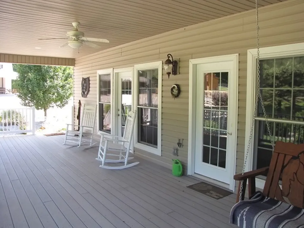 734 Ridgetop Drive Jamestown TN 38556