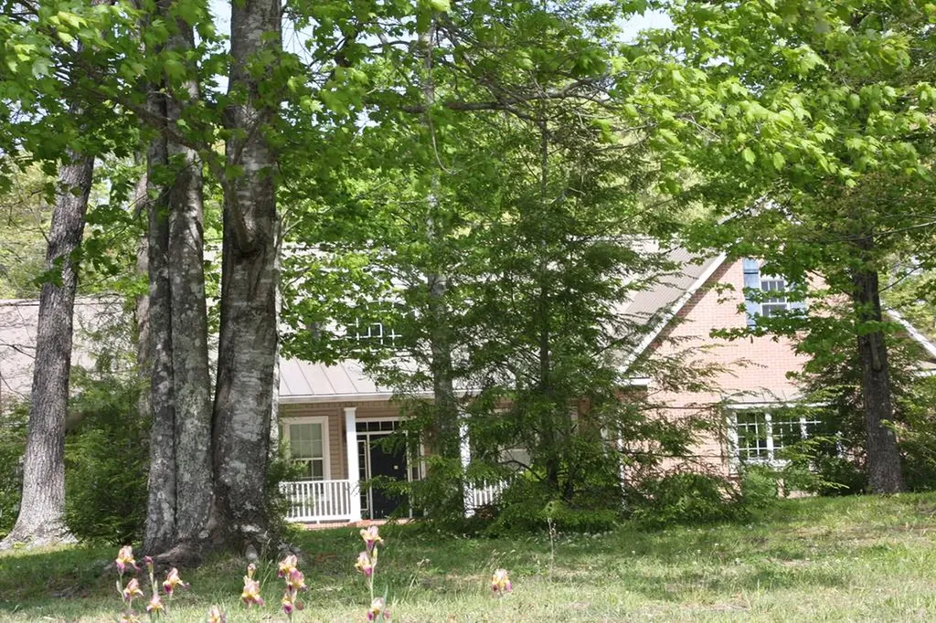 734 Ridgetop Drive Jamestown TN 38556